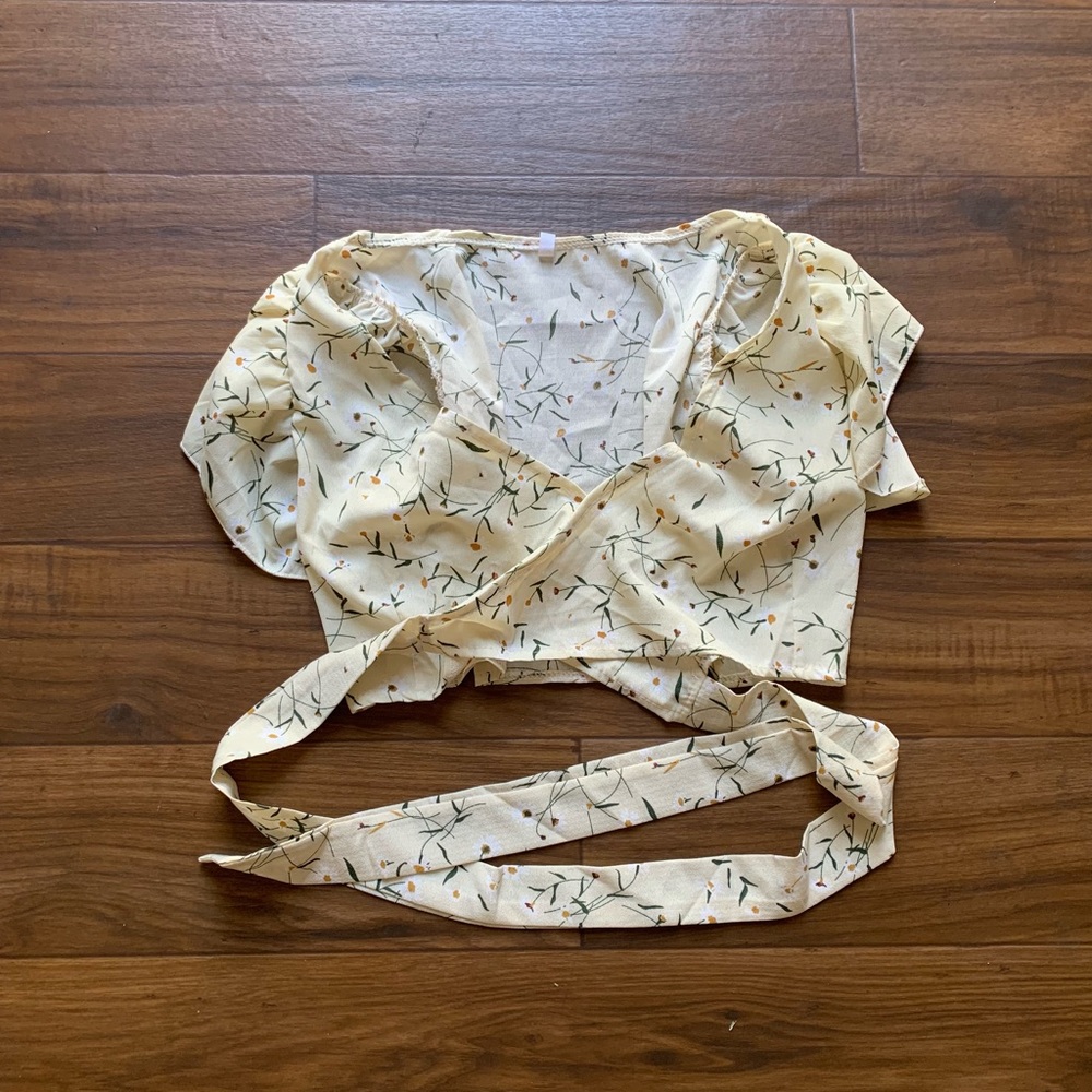 Shein Floral Tie Front Crop Top